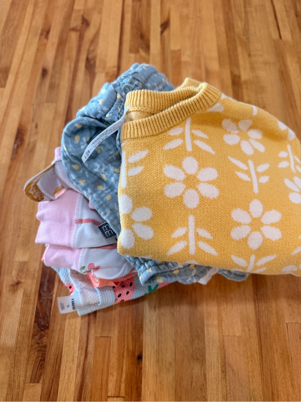 Girls 4T/5T Clothing Bundle – 5-Piece Lot 🌸🍓 - Picture 10 of 10